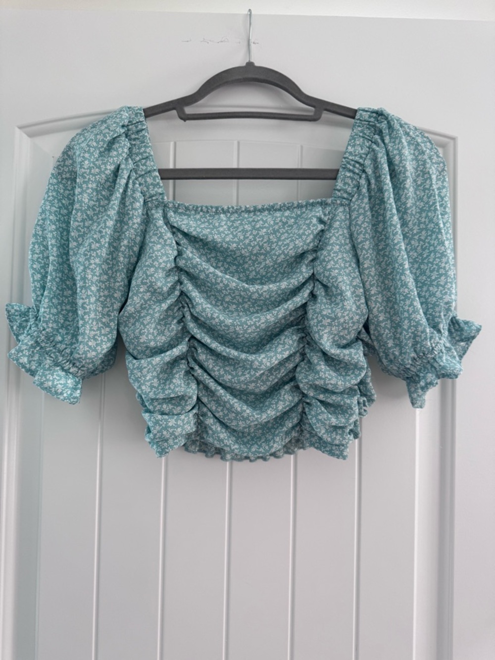 Altar'd State Seafoam Floral Ruched Puff Sleeve Top